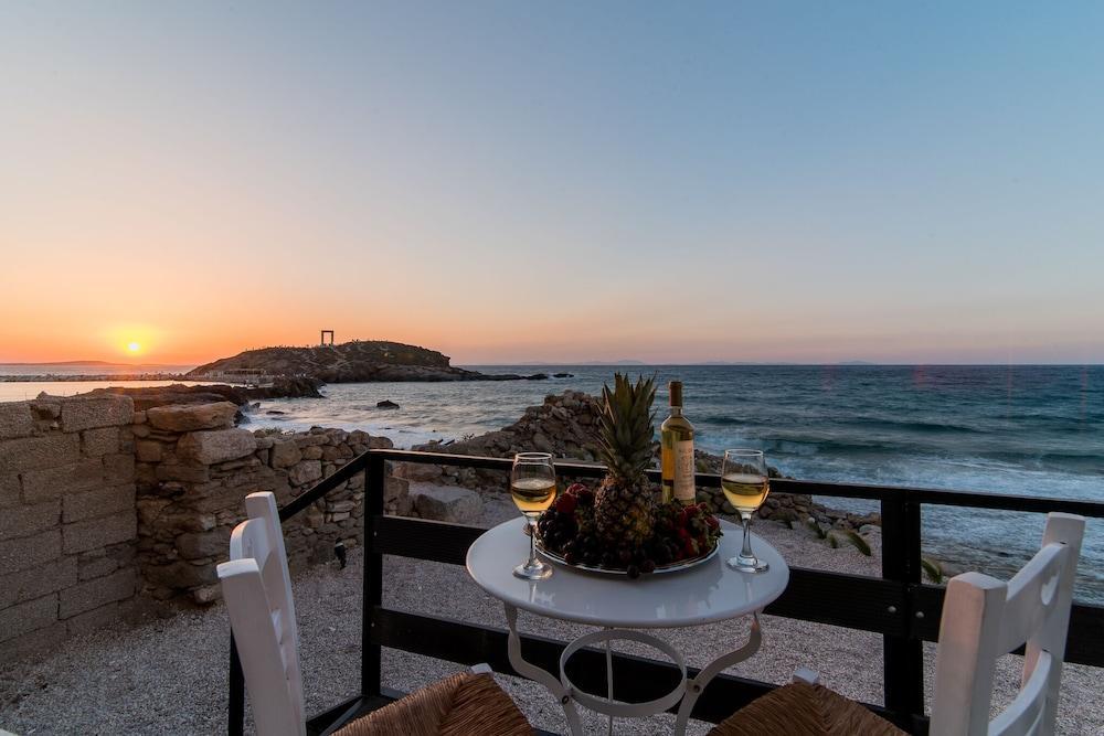 Portara Seaside Luxury Suites Naxos City Bagian luar foto