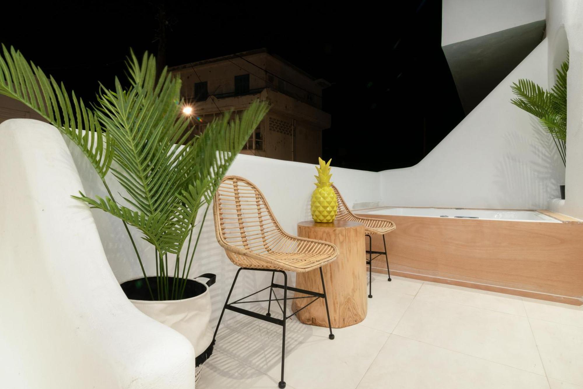 Portara Seaside Luxury Suites Naxos City Bagian luar foto
